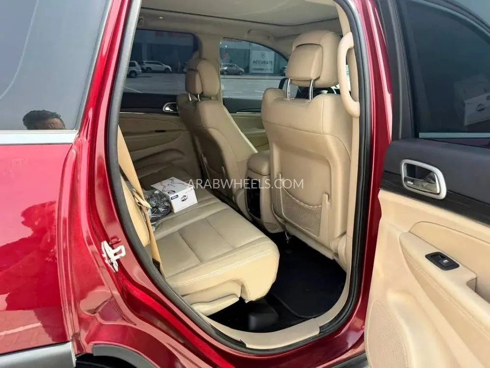 Jeep Cherokee 2021 for Sale in Sharjah Image-11