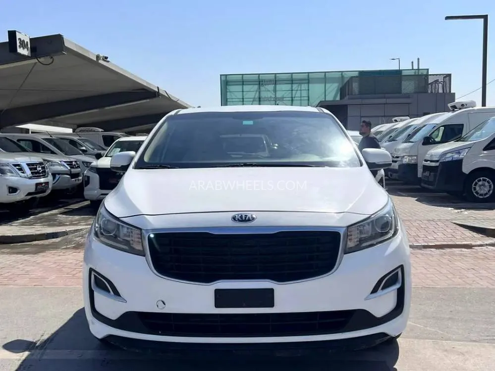 Kia Grand Carnival 2019 for Sale in Sharjah Image-9