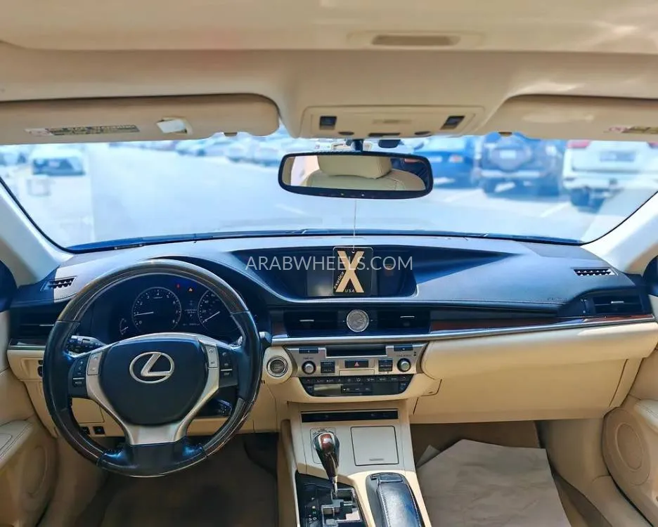 لكزس ES 2013 for Sale in الشارقة Image-6