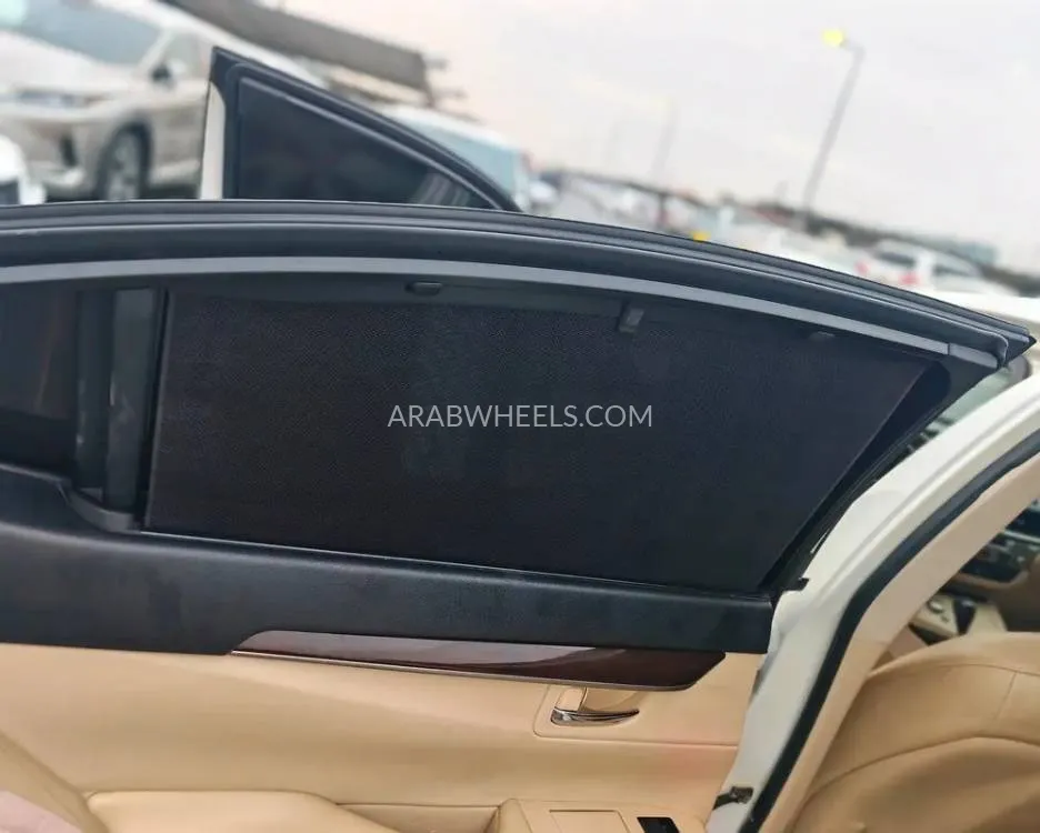 لكزس ES 2013 for Sale in الشارقة Image-10