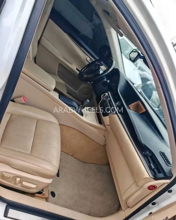 لكزس ES 2013 for Sale in الشارقة Image-12