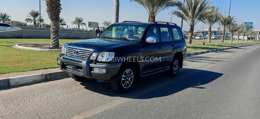 Lexus LX 2004 for Sale in Sharjah Image-2