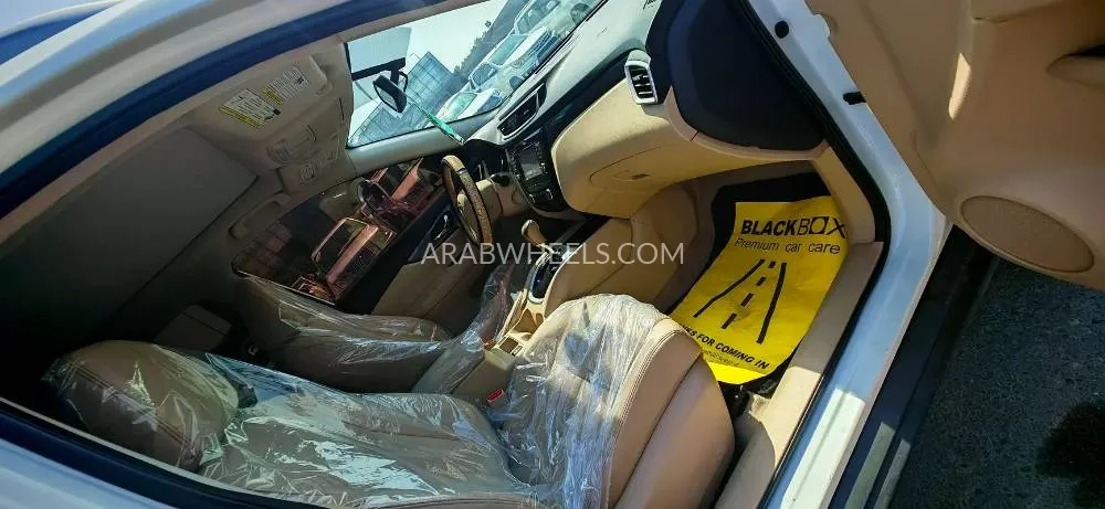 Nissan Rogue 2015 for Sale in Sharjah Image-3