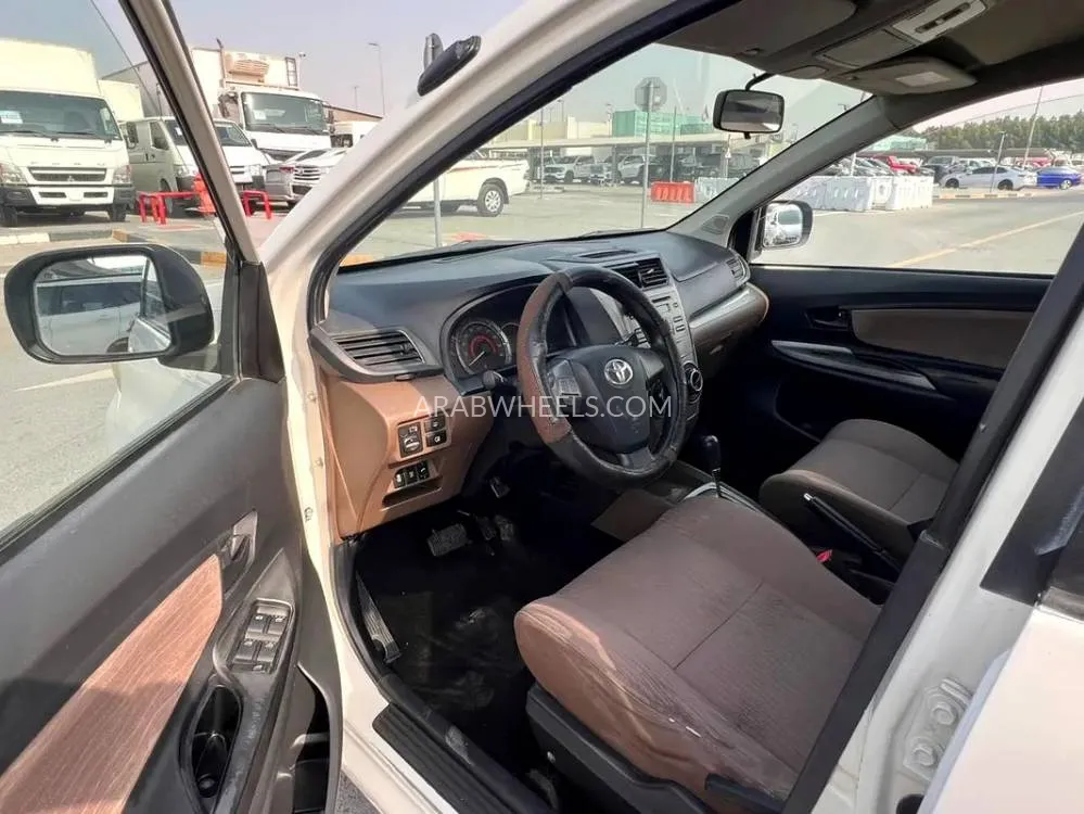 Toyota Avanza 2018 for Sale in Sharjah Image-5