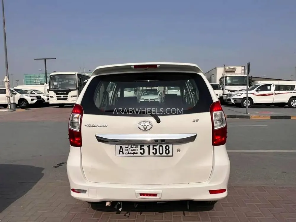 Toyota Avanza 2018 for Sale in Sharjah Image-8