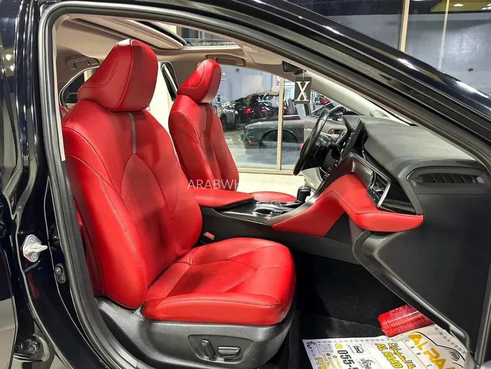 Toyota Camry 2024 for Sale in Abu Dhabi Image-9