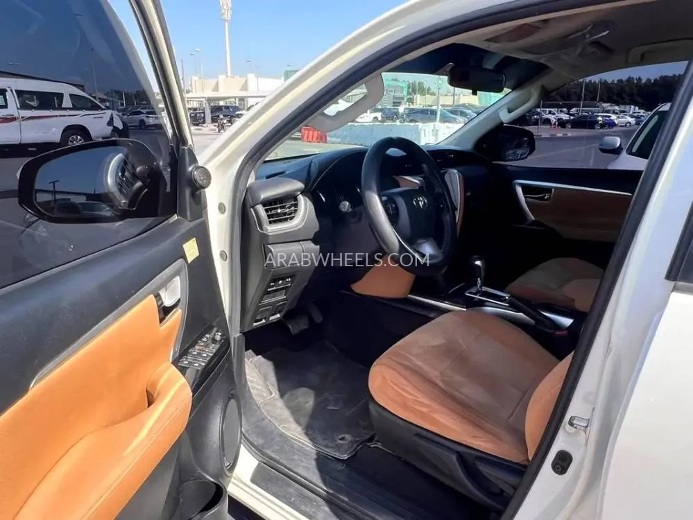 Toyota Fortuner 2017 for Sale in Sharjah Image-12