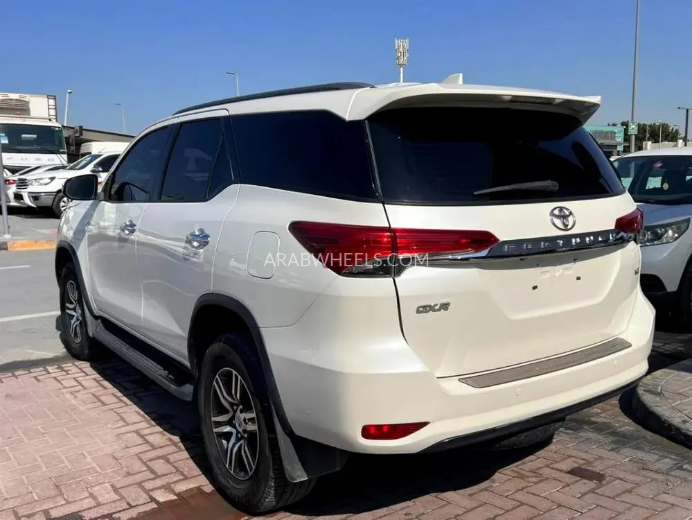 Toyota Fortuner 2017 for Sale in Sharjah Image-13