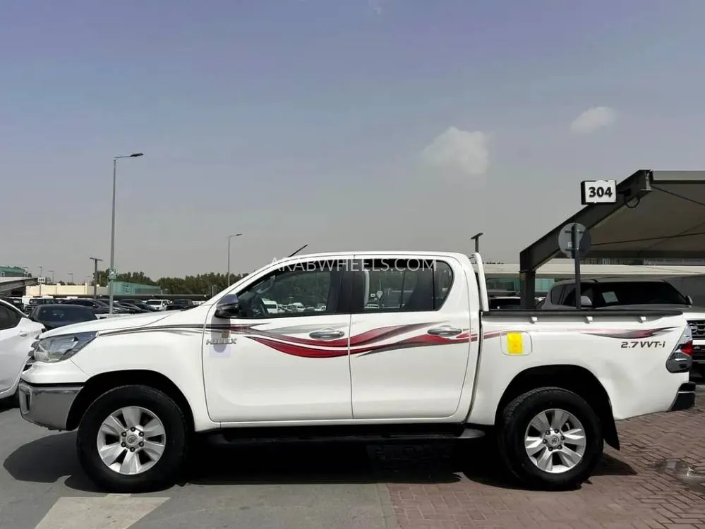 Toyota Hilux 2020 for Sale in Sharjah Image-5