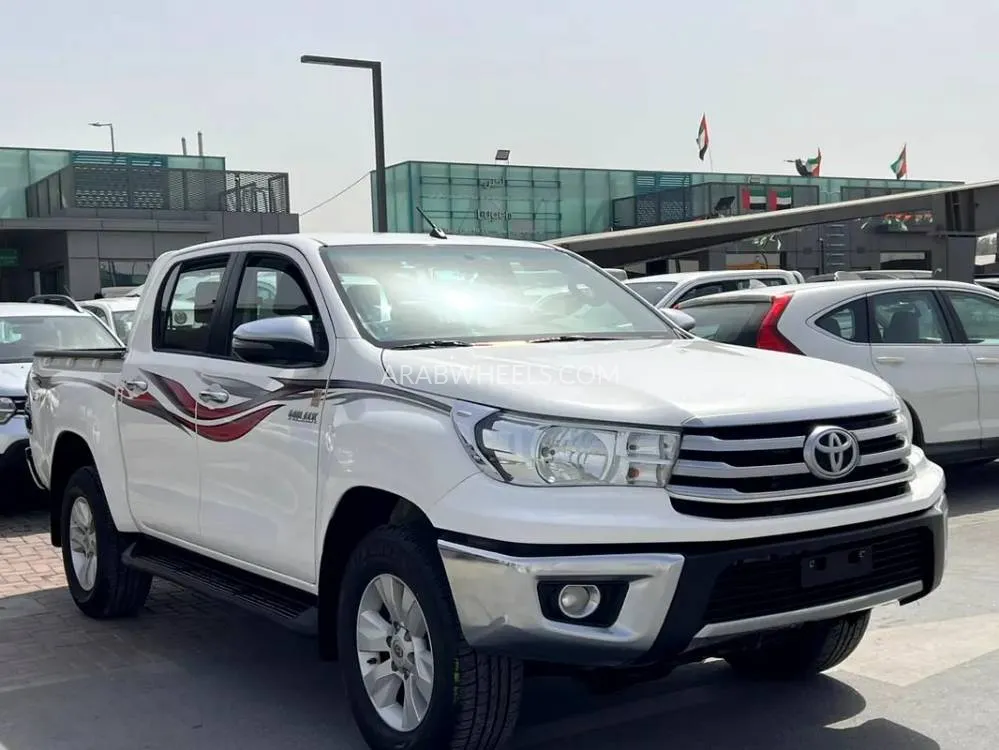 Toyota Hilux 2020 for Sale in Sharjah Image-2