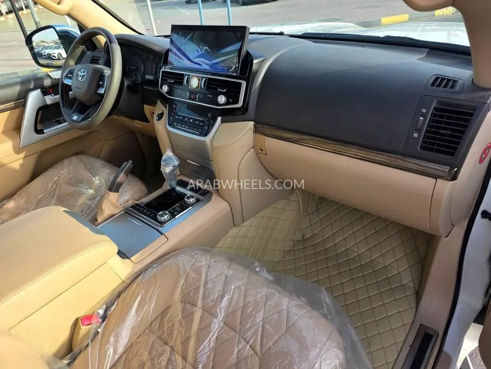 Toyota Land Cruiser 2015 for Sale in Sharjah Image-6