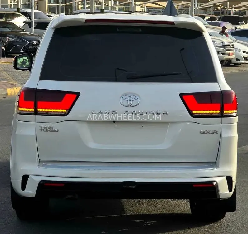 Toyota Land Cruiser 2015 for Sale in Sharjah Image-11