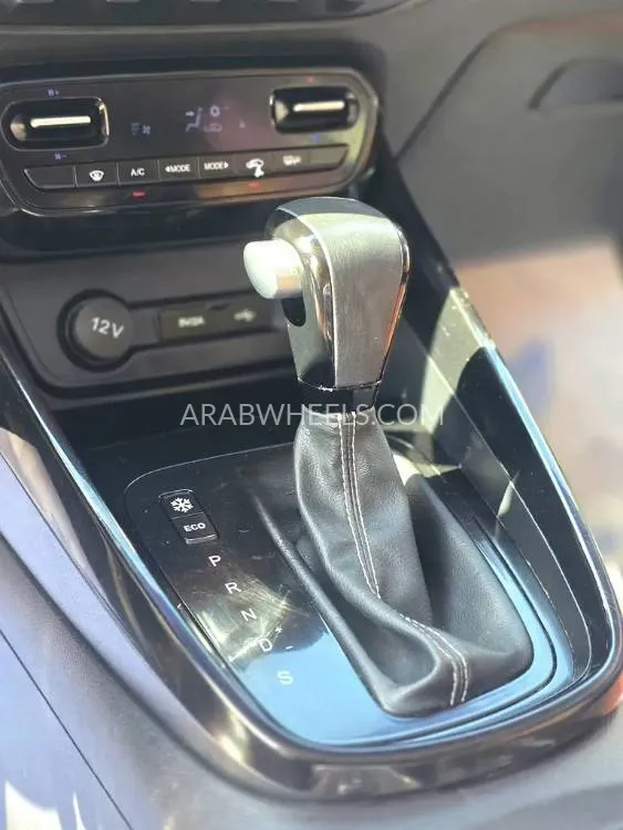 Chevrolet Captiva 2023 for Sale in Sharjah Image-15