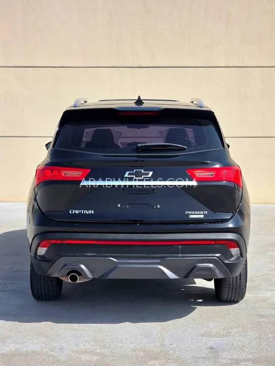 Chevrolet Captiva 2023 for Sale in Sharjah Image-17