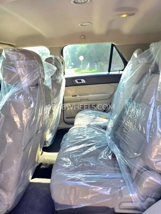 Ford Explorer 2014 for Sale in Sharjah Image-5