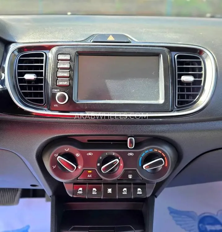 Kia Pegas 2023 for Sale in Sharjah Image-11