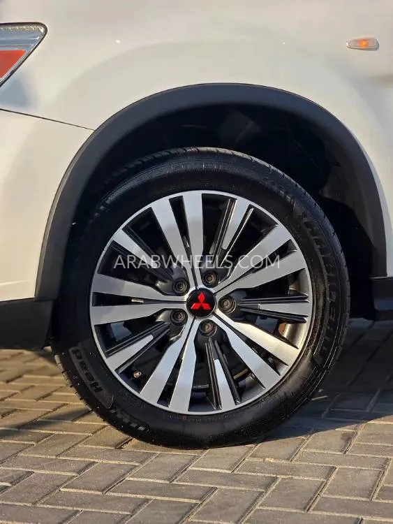 Mitsubishi ASX 2019 for Sale in Sharjah Image-16