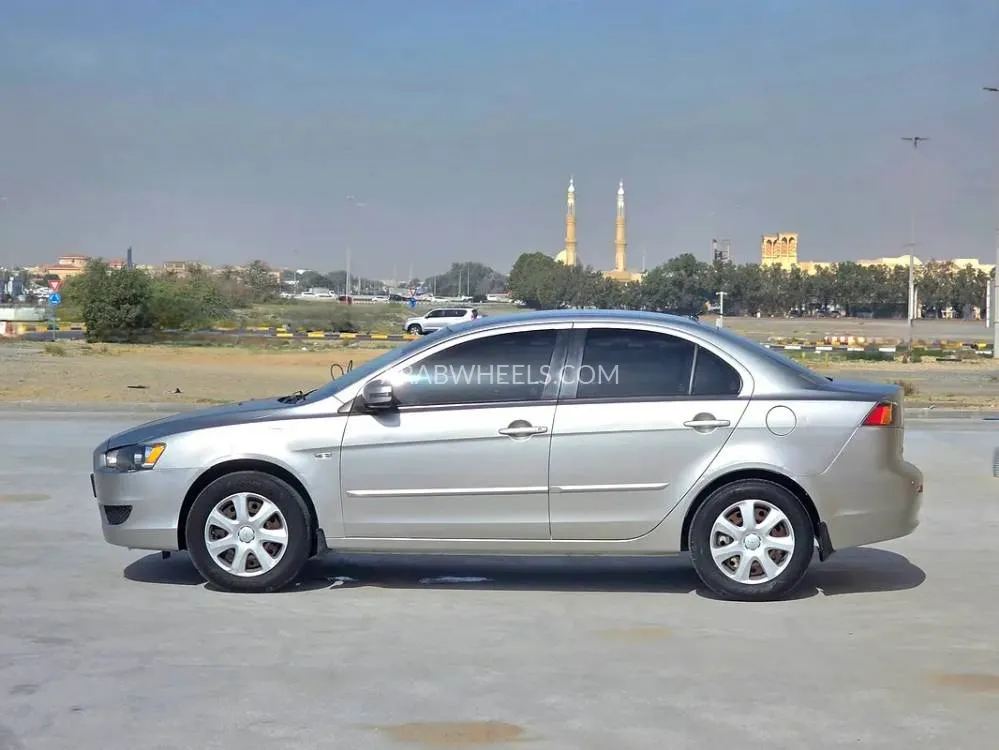 Mitsubishi Lancer 2015 for Sale in Sharjah Image-2