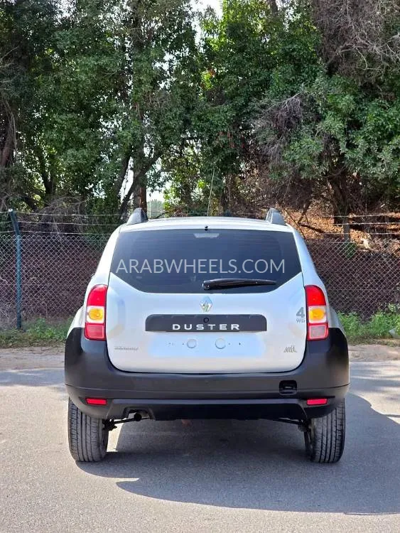 Renault Duster 2017 for Sale in Sharjah Image-3