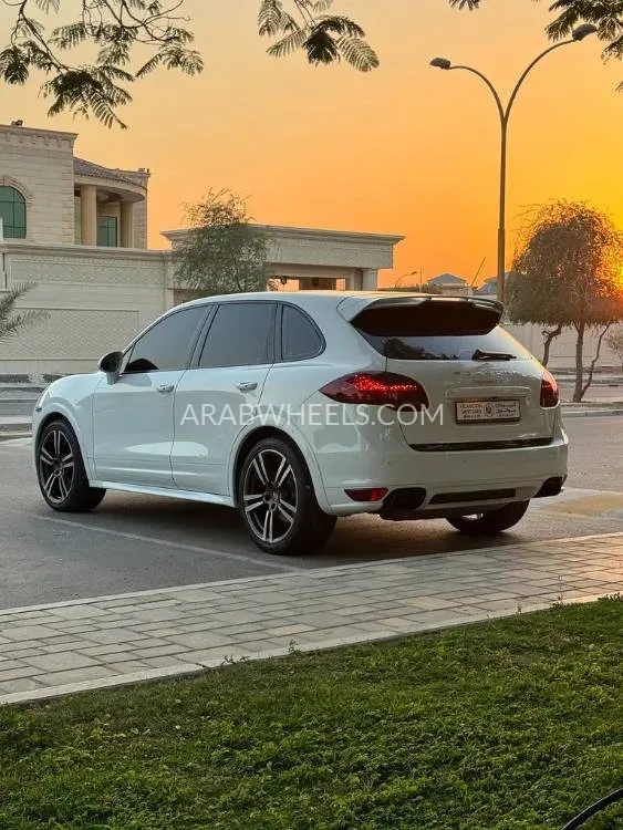 Porsche Cayenne 2014 for Sale in Abu Dhabi Image-3