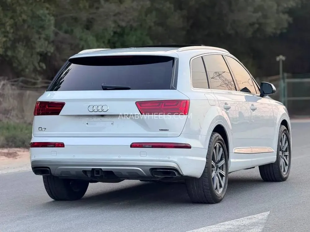 Audi Q7 2018 for Sale in Sharjah Image-3