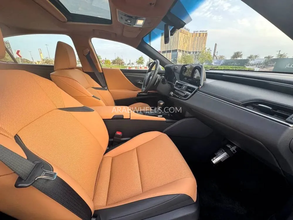 Lexus ES 2023 for Sale in Dubai Image-19