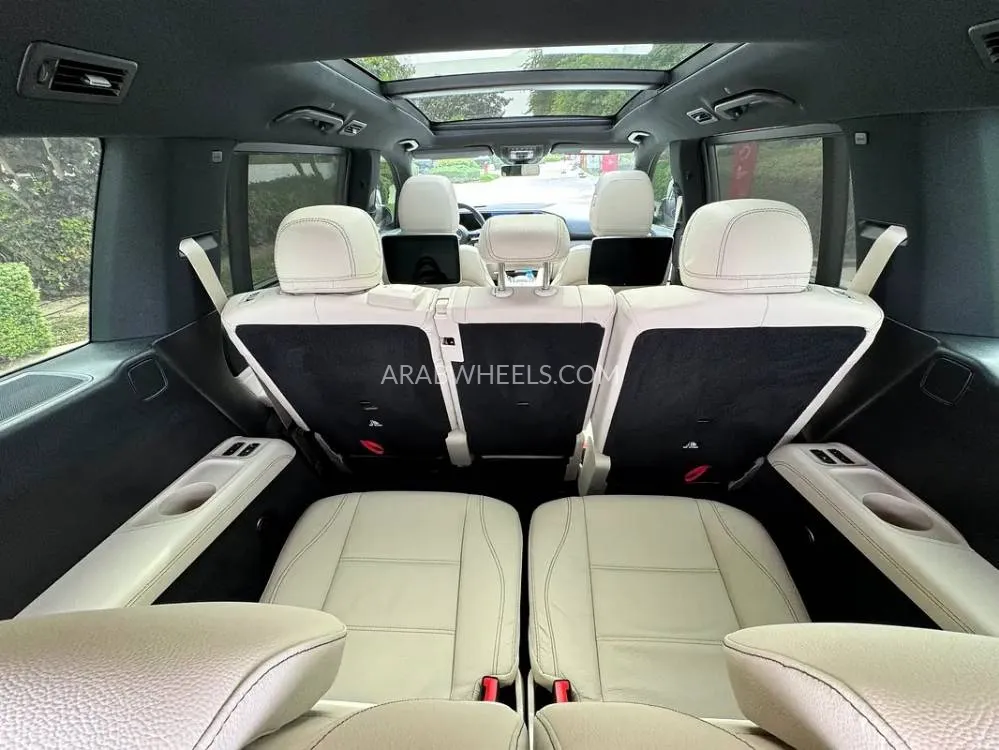 Mercedes Benz GLS 2024 for Sale in Dubai Image-2