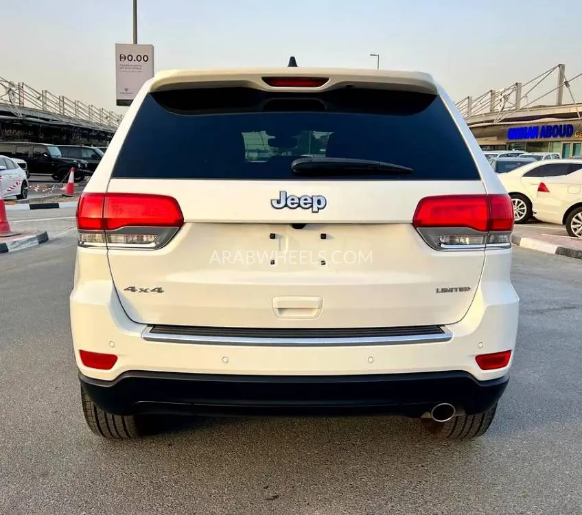 Jeep Cherokee 2019 for Sale in Dubai Image-10