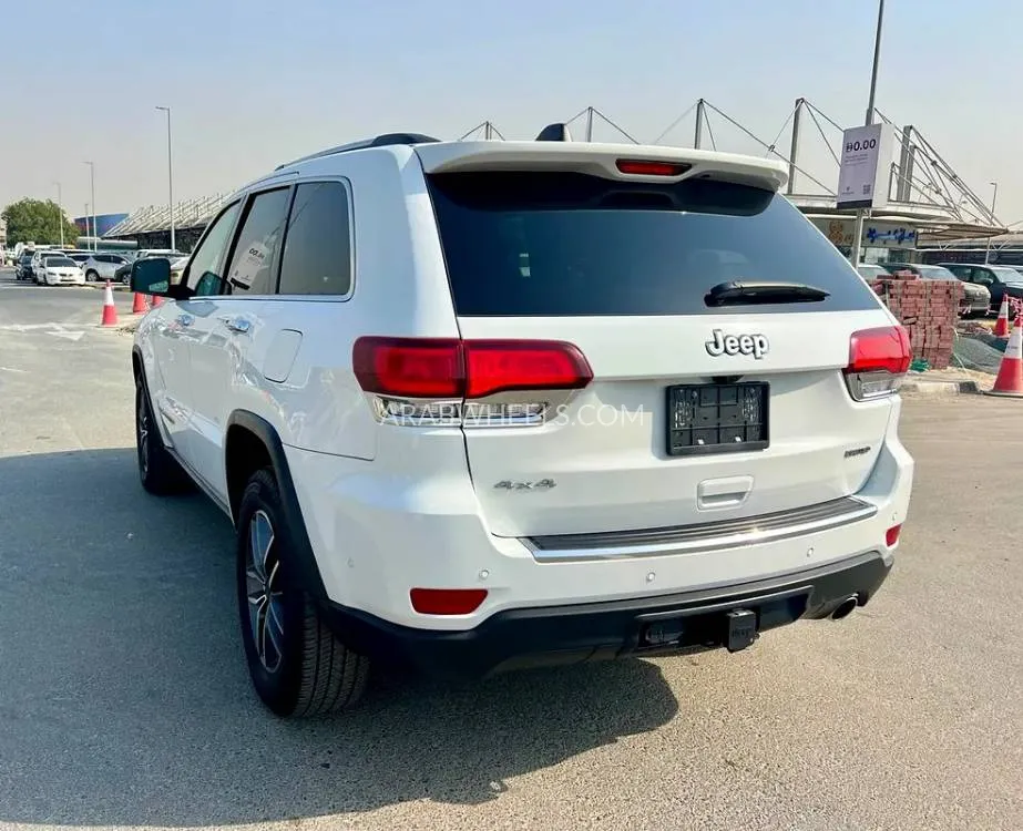 Jeep Cherokee 2021 for Sale in Dubai Image-15