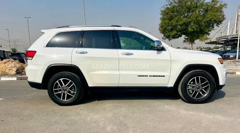 Jeep Cherokee 2021 for Sale in Dubai Image-16