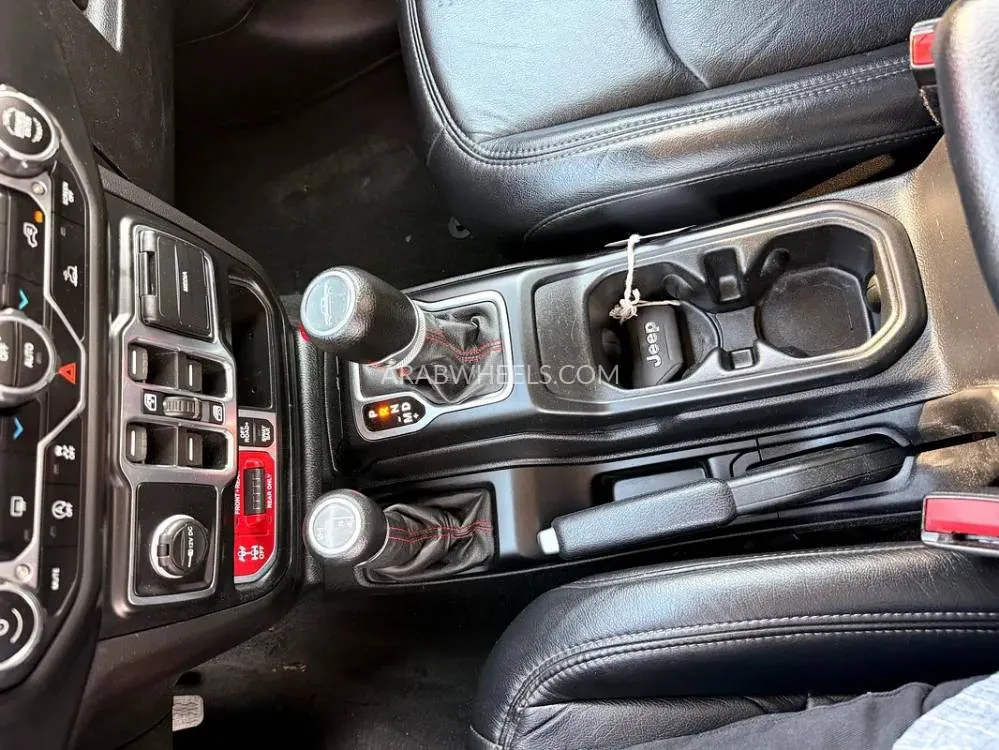 Jeep Gladiator 2022 for Sale in Dubai Image-10