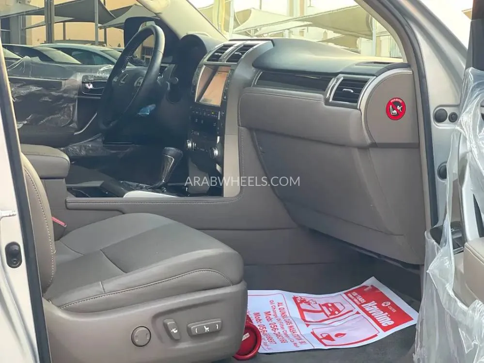 Lexus GX 2019 for Sale in Sharjah Image-3