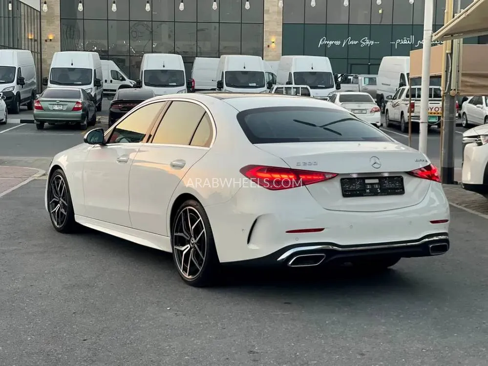 مرسيدس بنز كلاس C 2023 for Sale in الشارقة Image-3