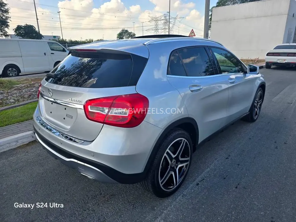 مرسيدس بنز GLA 2020 for Sale in دبي Image-2