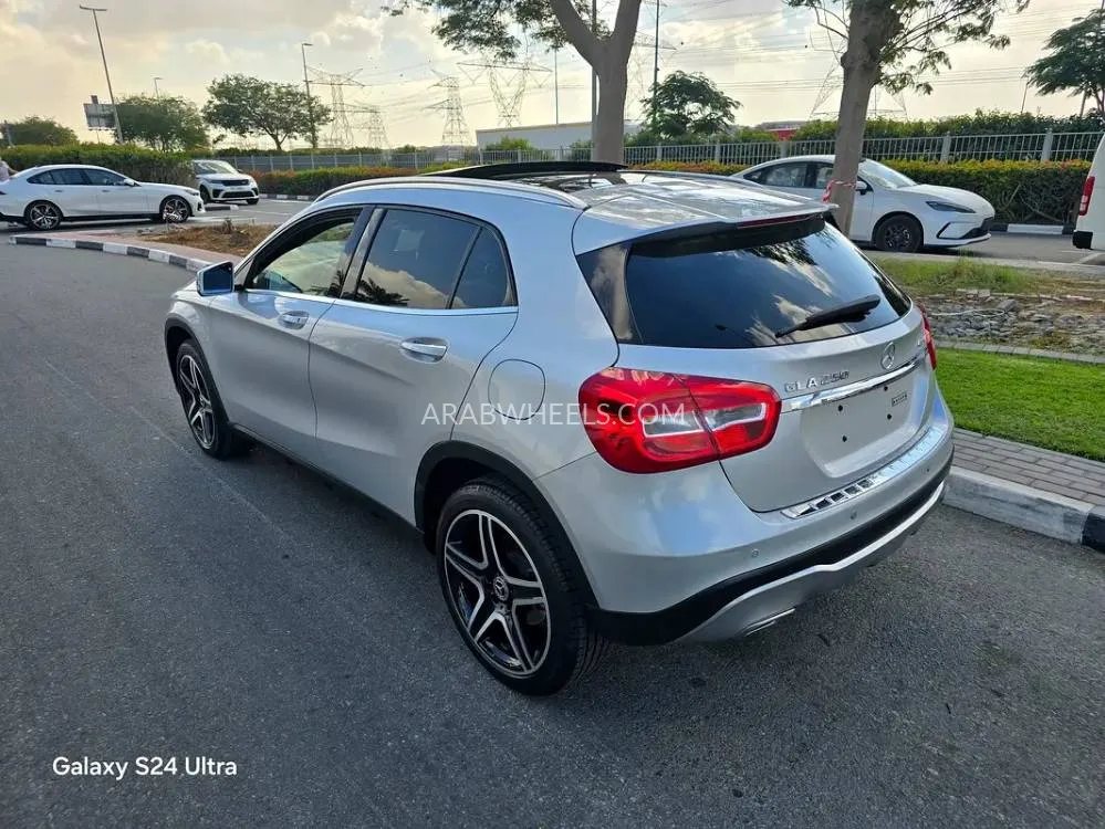 مرسيدس بنز GLA 2020 for Sale in دبي Image-6