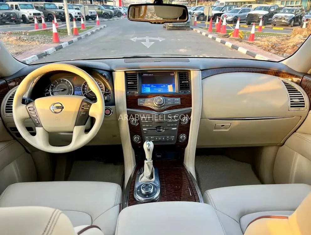 Nissan Patrol 2018 for Sale in Dubai Image-6