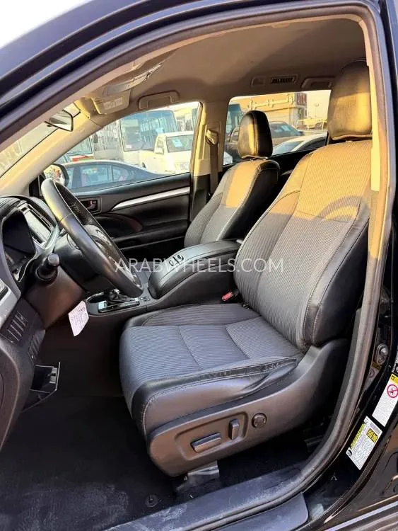 تويوتا جراند هايلاندر 2017 for Sale in دبي Image-2