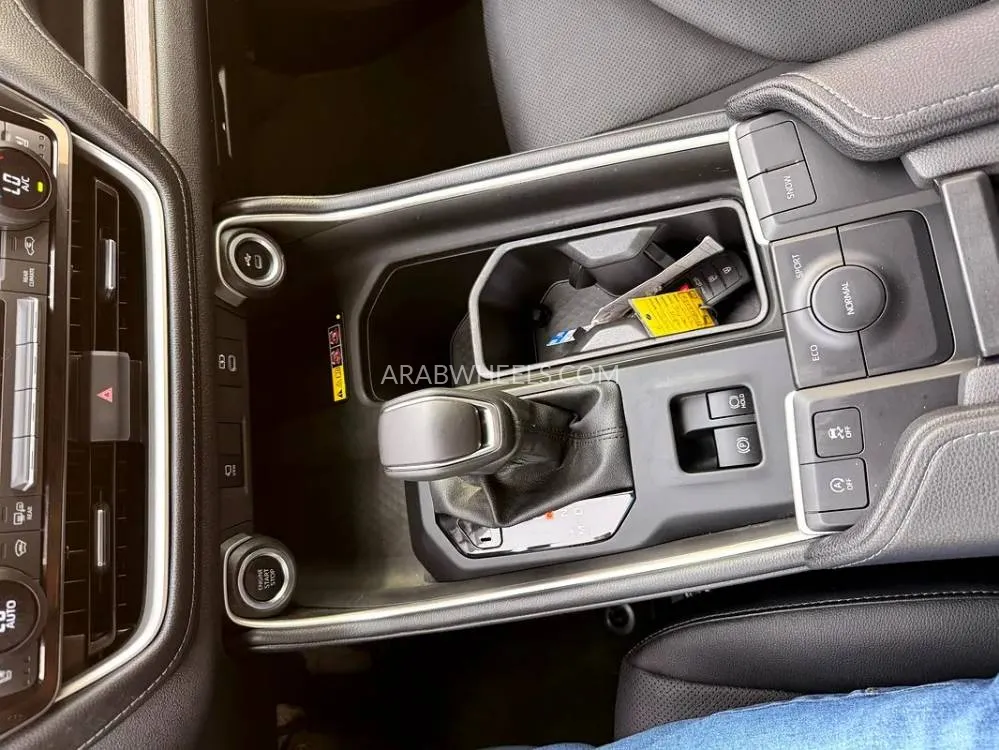 Toyota Grand Highlander 2025 for Sale in Dubai Image-14