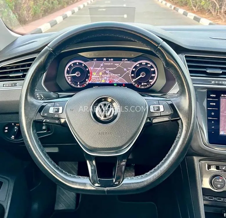 Volkswagen Tiguan 2018 for Sale in Dubai Image-4