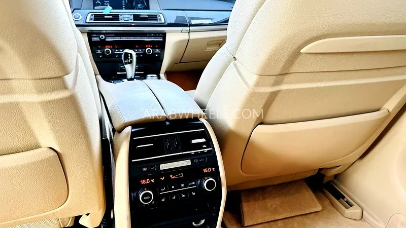 BMW 7 series 2010 for Sale in Dubai Image-12