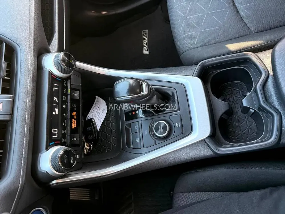 تويوتا راف 4 2020 for Sale in دبي Image-10