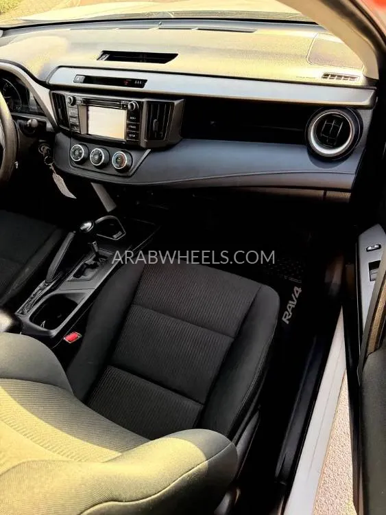 Toyota Rav4 2018 for Sale in Dubai Image-4