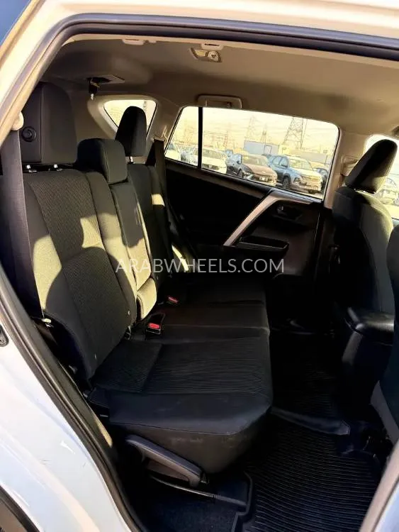 Toyota Rav4 2018 for Sale in Dubai Image-5