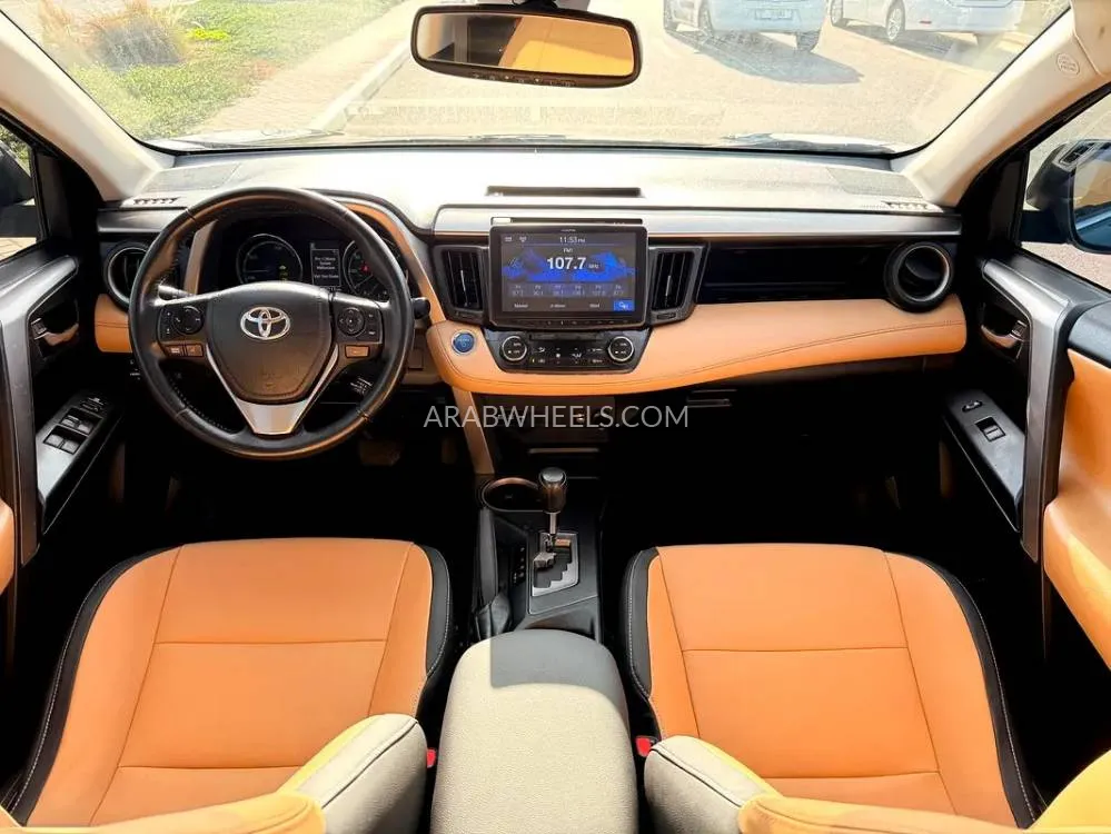 Toyota Rav4 2018 for Sale in Dubai Image-9