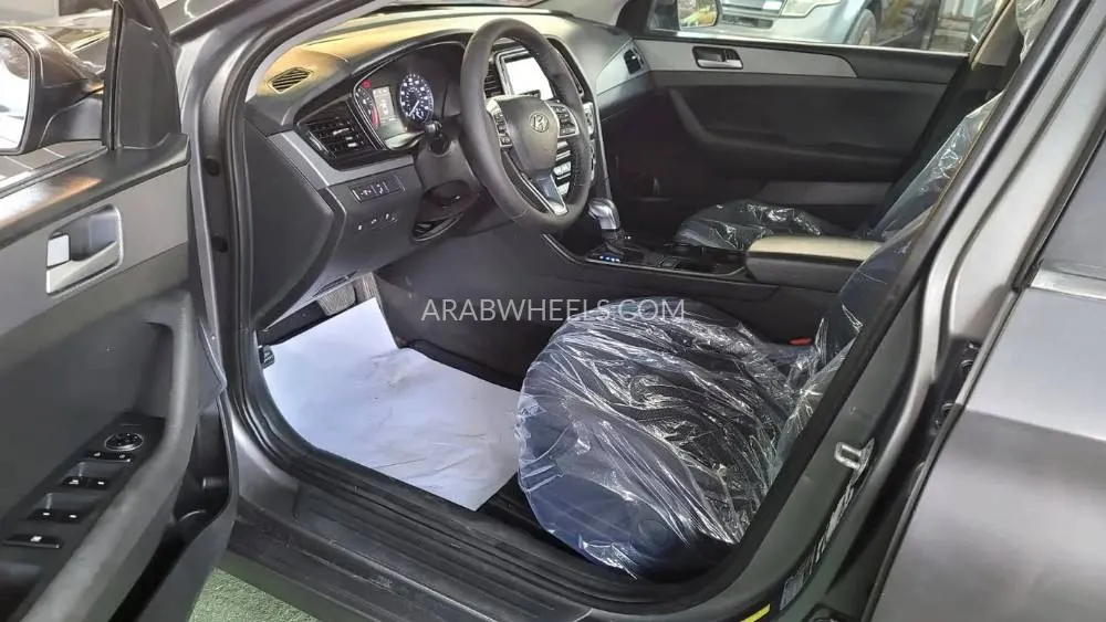 Hyundai Sonata 2019 for Sale in Ajman Image-9