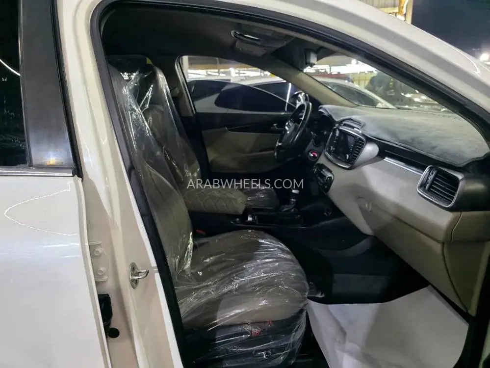 Kia Sorento 2020 for Sale in Ajman Image-13
