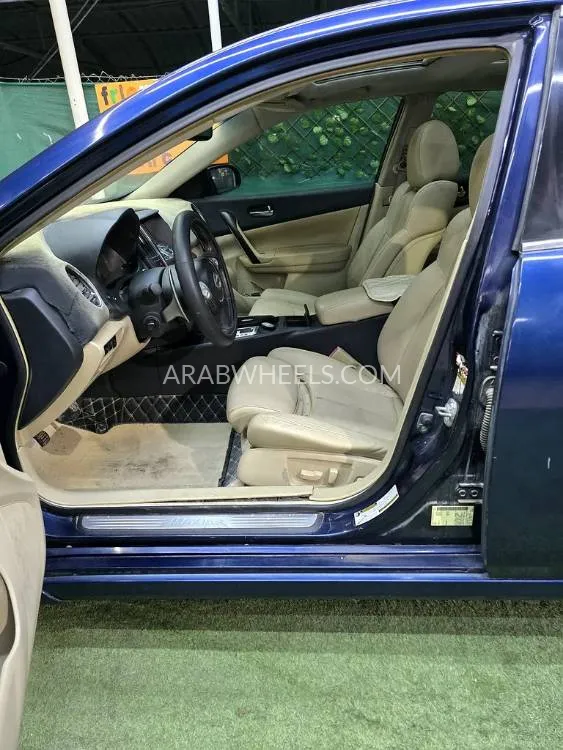 Nissan Maxima 2013 for Sale in Ajman Image-10