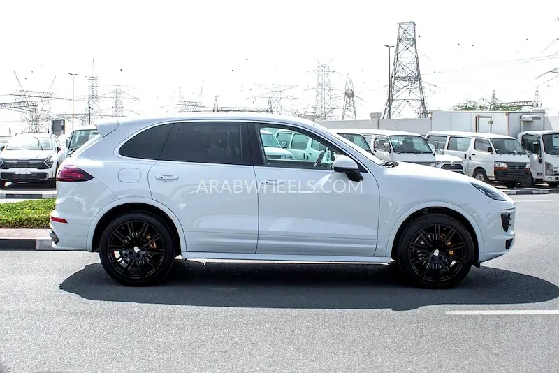 Porsche Cayenne 2016 for Sale in Dubai Image-15
