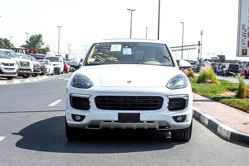 Porsche Cayenne 2016 for Sale in Dubai Image-17