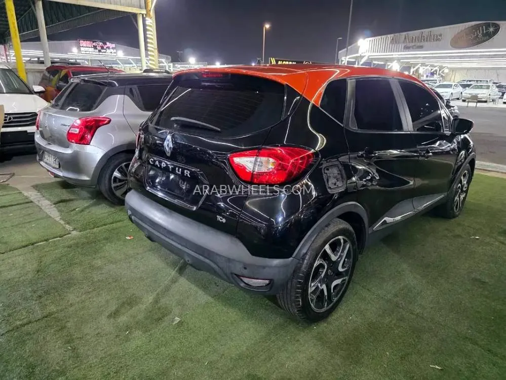 Renault Captur 2015 for Sale in Ajman Image-4